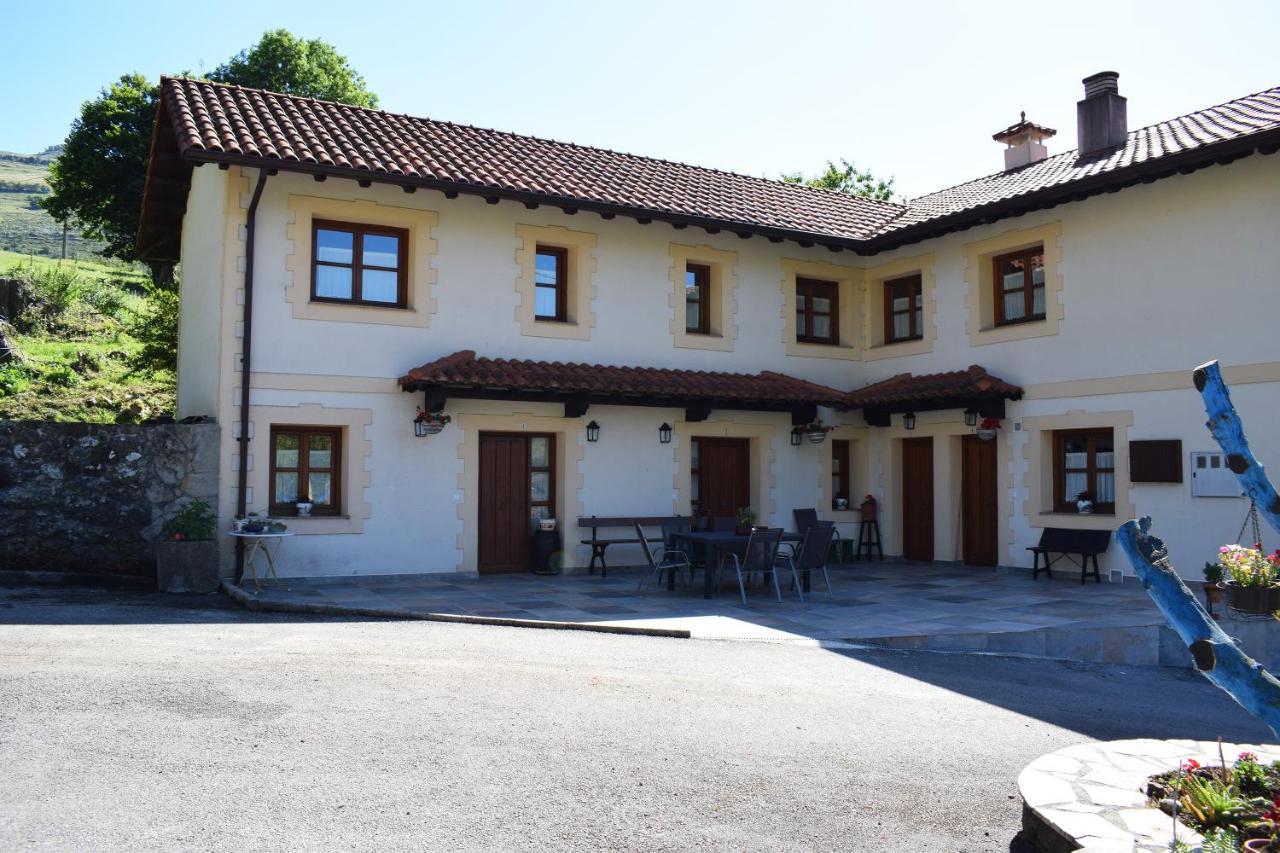 Apartamentos Rurales La Taberna Matienzo Kültér fotó