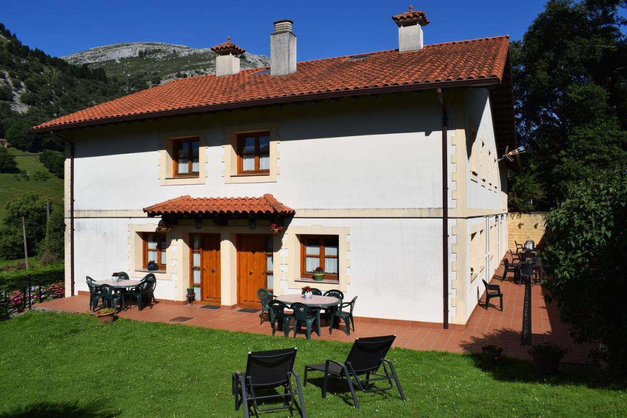 Apartamentos Rurales La Taberna Matienzo Kültér fotó
