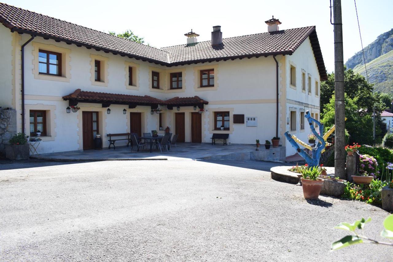 Apartamentos Rurales La Taberna Matienzo Kültér fotó